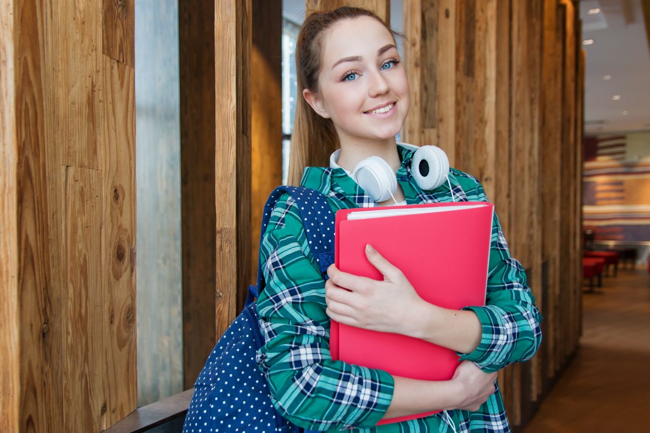 Estudiante en plataforma educativa en línea