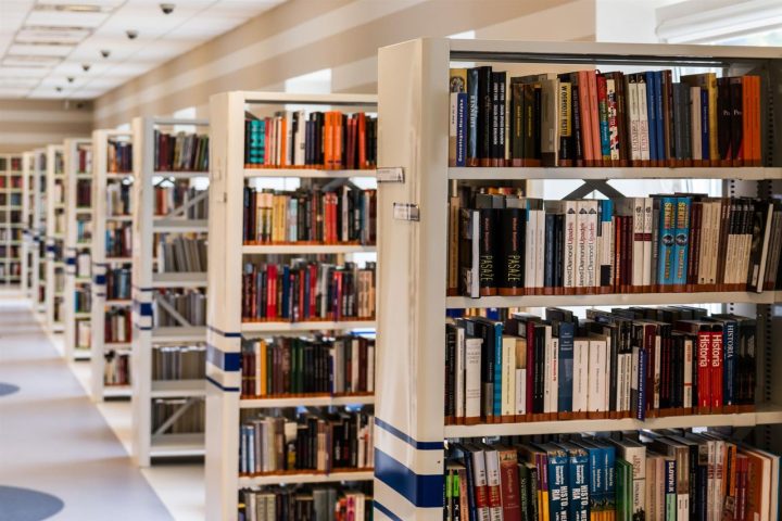 Biblioteca universitaria — plataforma académica