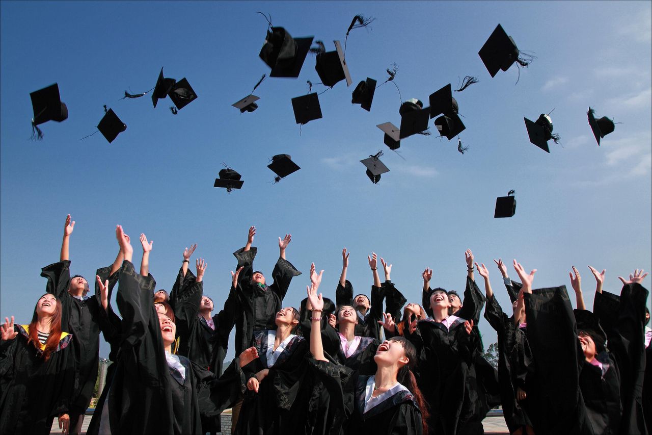 Graduación universitaria — gestión académica integral
